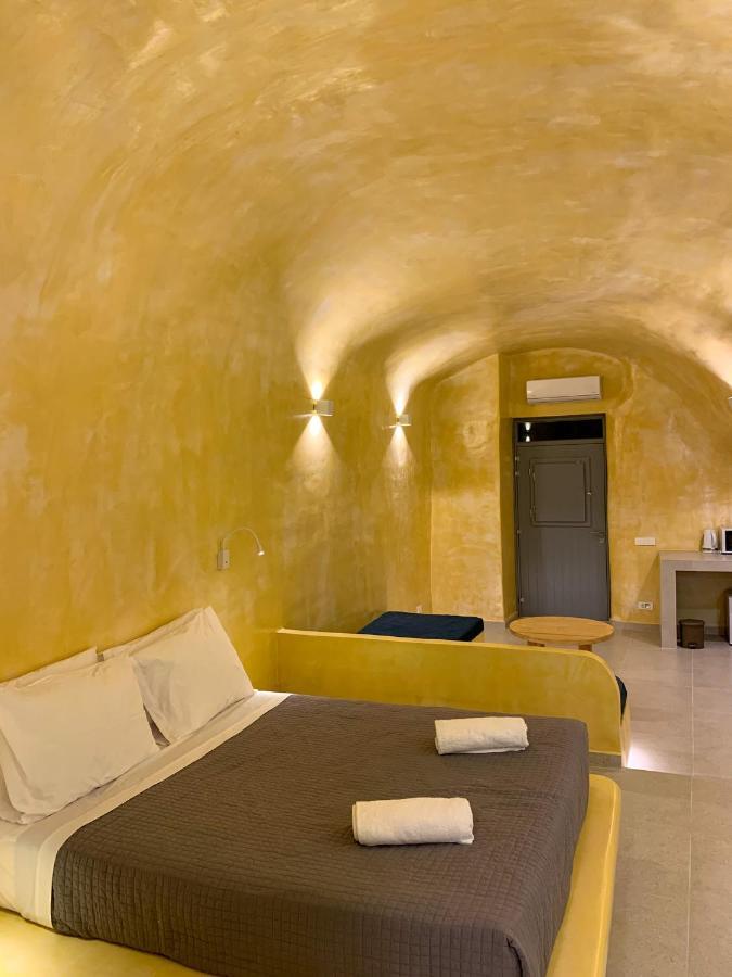 M Residence Santorini Conelia Cave Fíra Kültér fotó